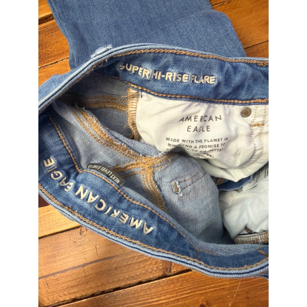 American Eagle Super Hi-Rise Flare Jeans Women 2 (26x30) Blue Next Level Stretch - Picture 4 of 9